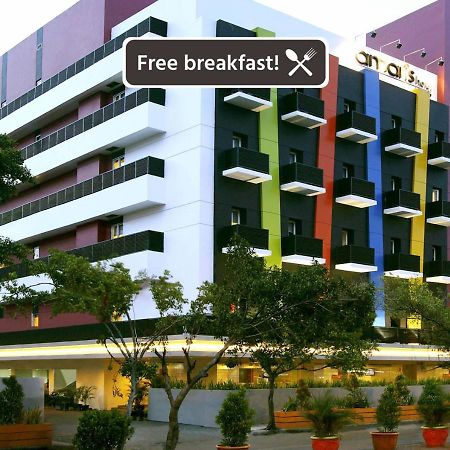 Amaris Hotel Mangga Besar Jakarta Exterior foto